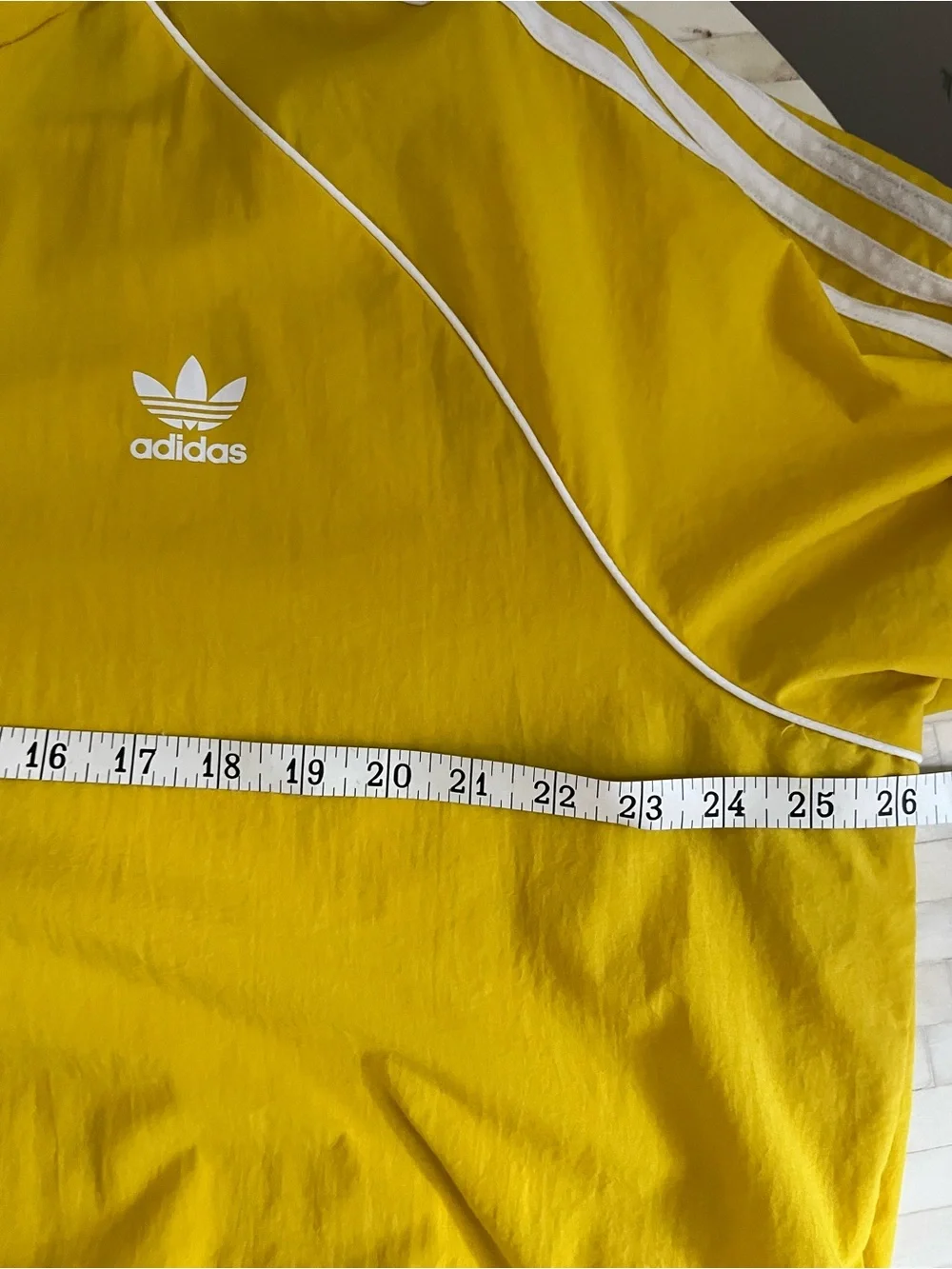 Adidas Originals Yellow Hooded Zipper Pockets Windbreaker size XL